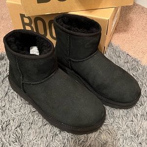 Classic mini ll ugg boots!